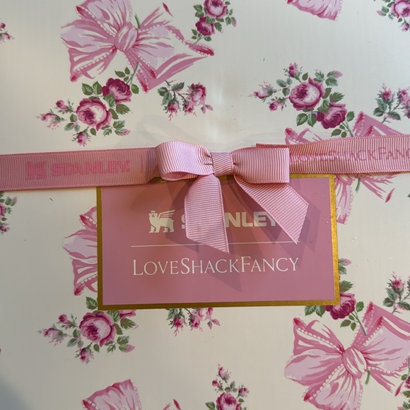 NIB and unopened - THE STANLEY X LOVESHACKFANCY HOLIDAY QUENCHER | 40 OZ - Picture 4 of 6